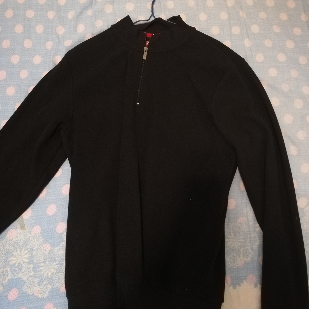 Sweater with neck zipper